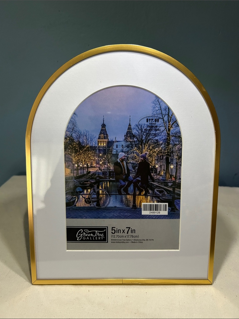 Gold toned brass Arched Photo Frame with White Mat - 5x7